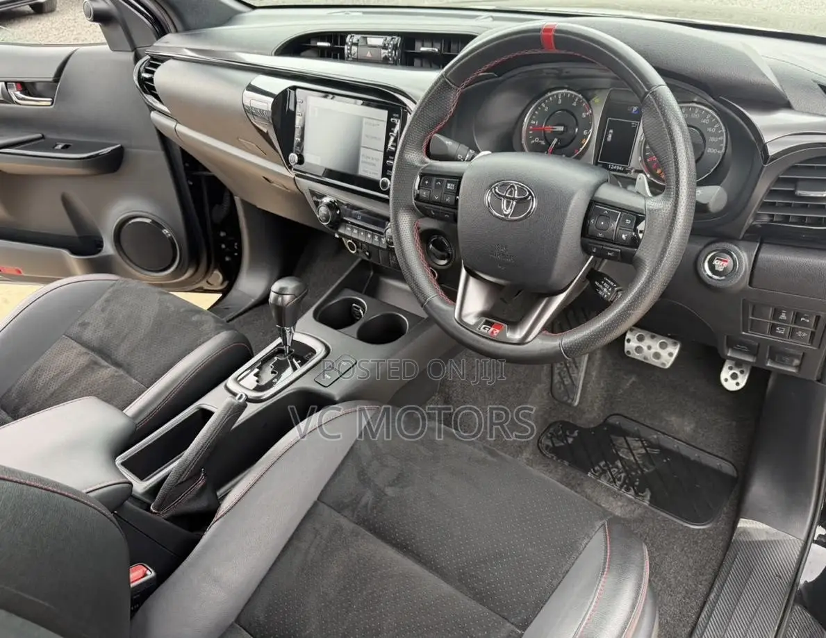 Toyota Hilux Revo Smart Cab Deisel 2.4 AWD 2021 Black