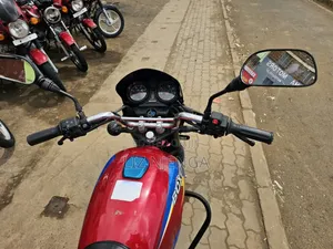 Bajaj Boxer 125 2026 Red