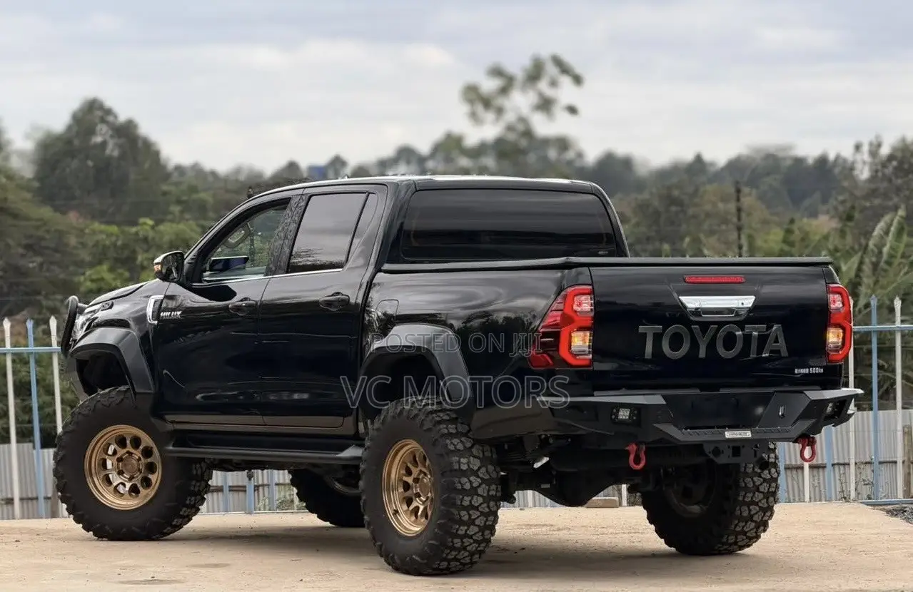Toyota Hilux Revo Double Cab Deisel 2.4 AWD 2022 Black