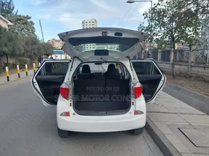 Toyota Ractis 1.5 FWD 2012 White