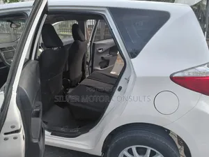 Toyota Ractis 1.5 FWD 2012 White