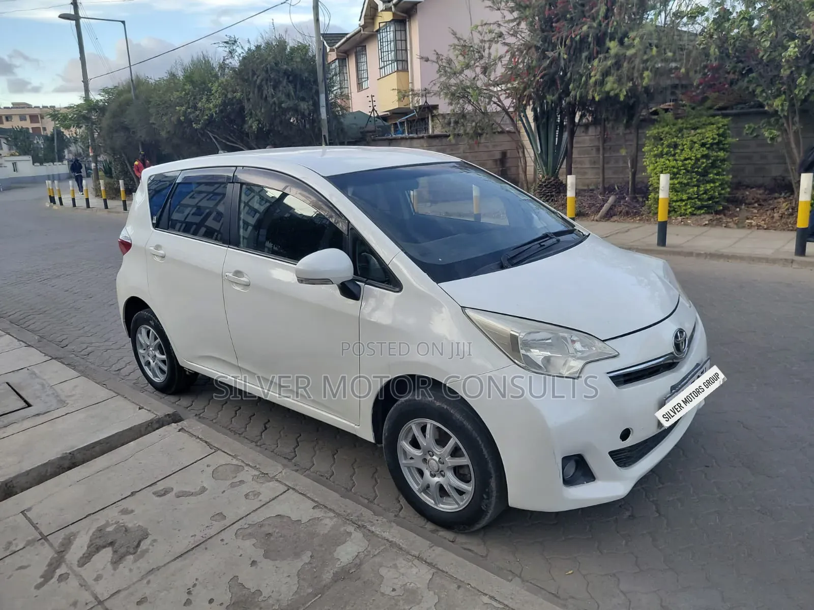 Toyota Ractis 1.5 FWD 2012 White