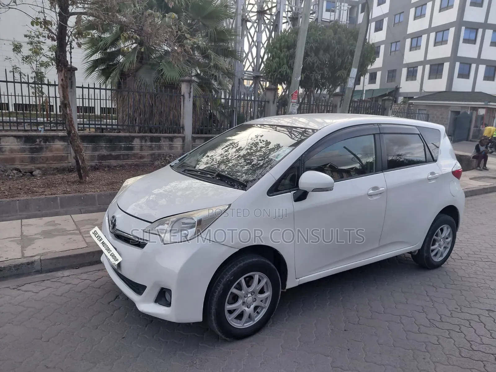 Toyota Ractis 1.5 FWD 2012 White
