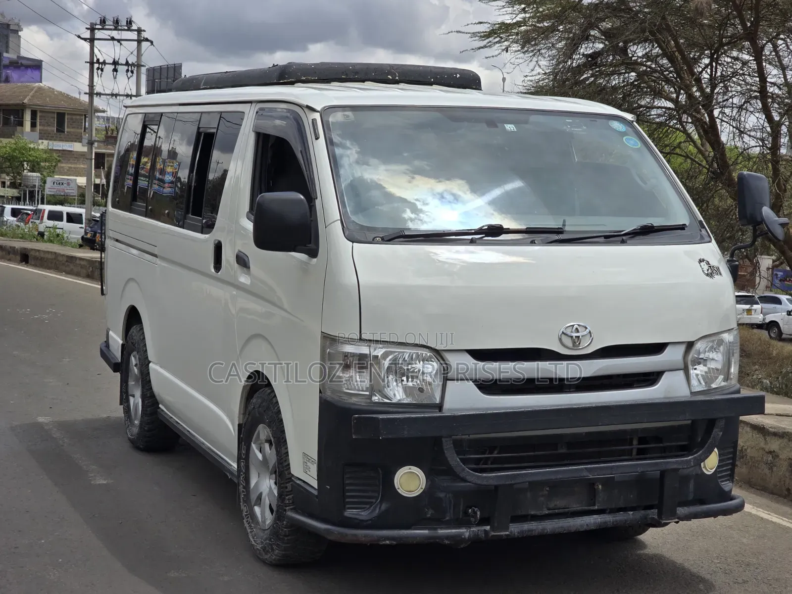Toyota HiAce 2015 White