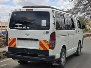 Toyota HiAce 2015 White