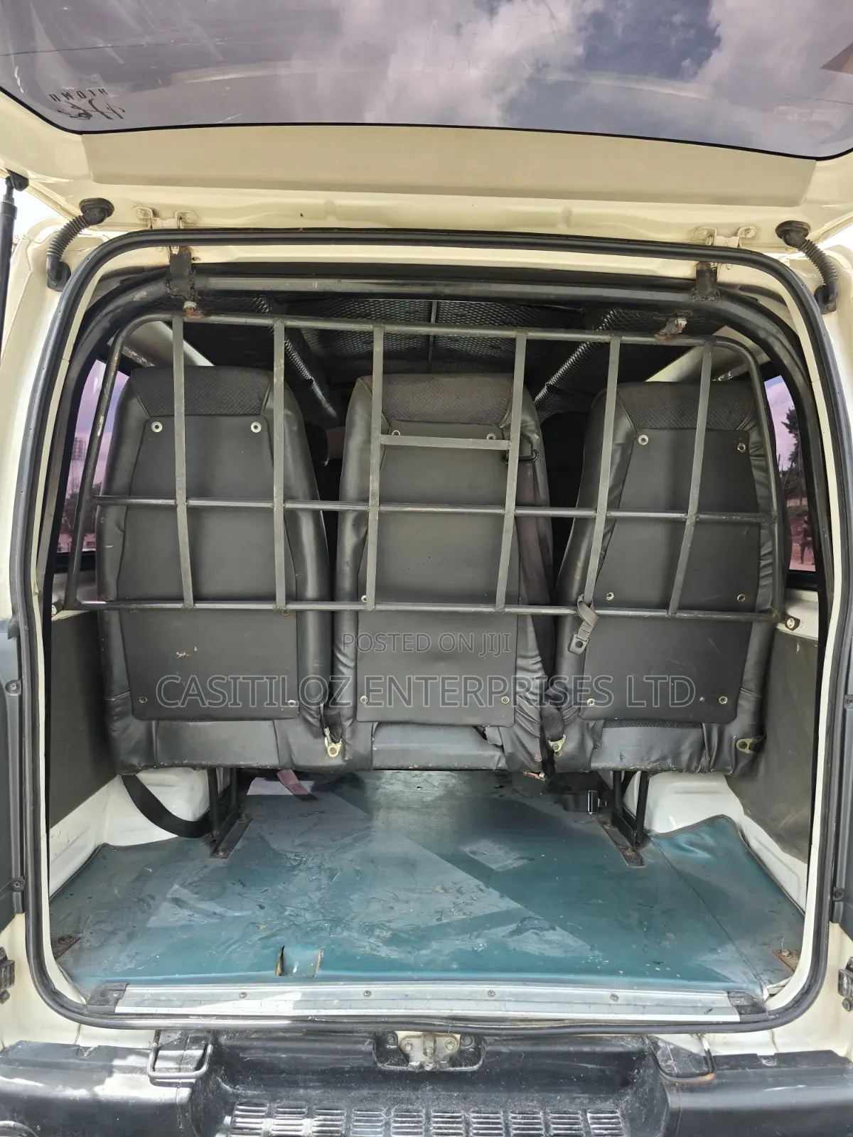 Toyota HiAce 2015 White