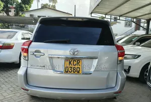 Toyota Vanguard 2011 Gray