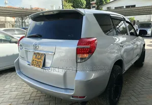 Toyota Vanguard 2011 Gray