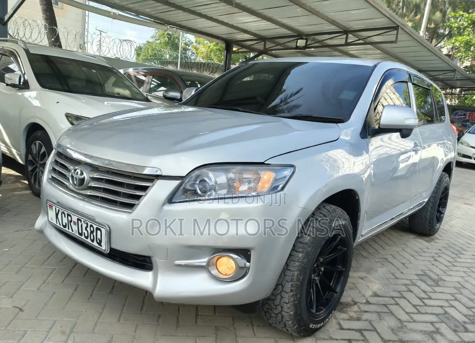 Toyota Vanguard 2011 Gray