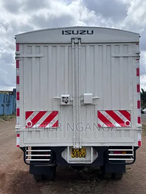 Isuzu NPR 2016 White