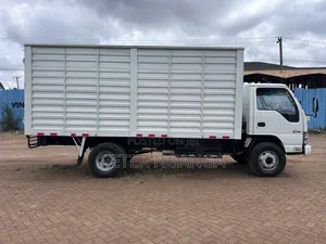 Isuzu NPR 2016 White