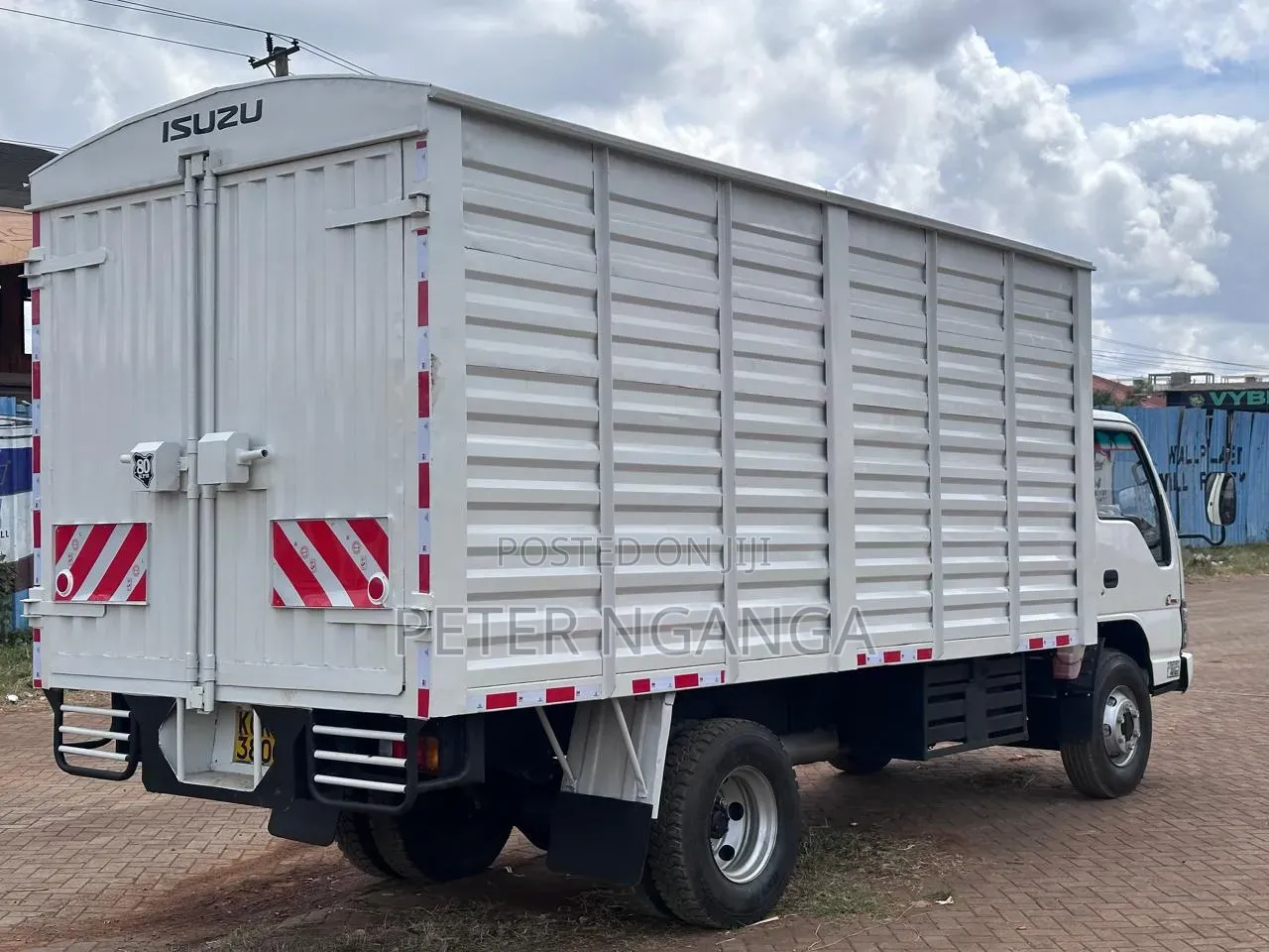 Isuzu NPR 2016 White