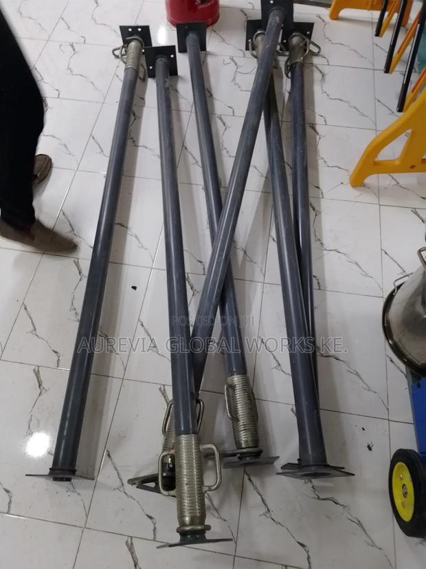 Heavy Duty , Adjustable Iron Prop Jacks - thumbnail 2