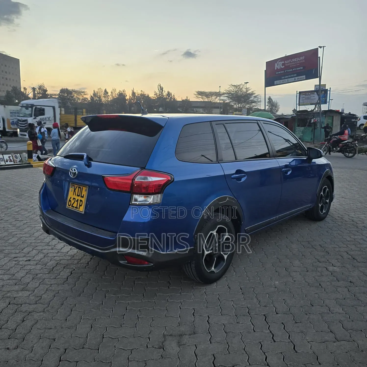 Toyota Corolla Fielder 2017 Blue