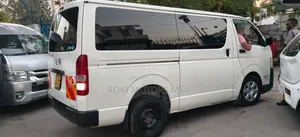 Toyota HiAce 2017 White