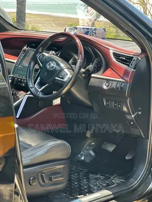 Toyota Harrier 2.0 2017 Black