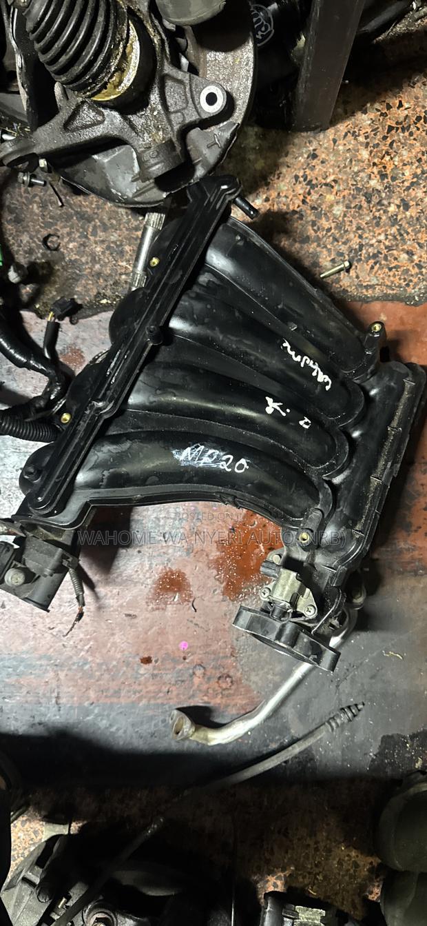Engine Manfold Housing Mr20 - main view