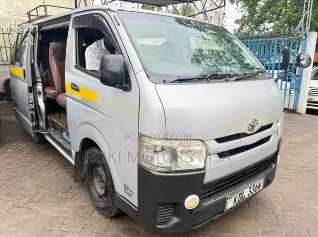 Toyota HiAce 2015 Grey