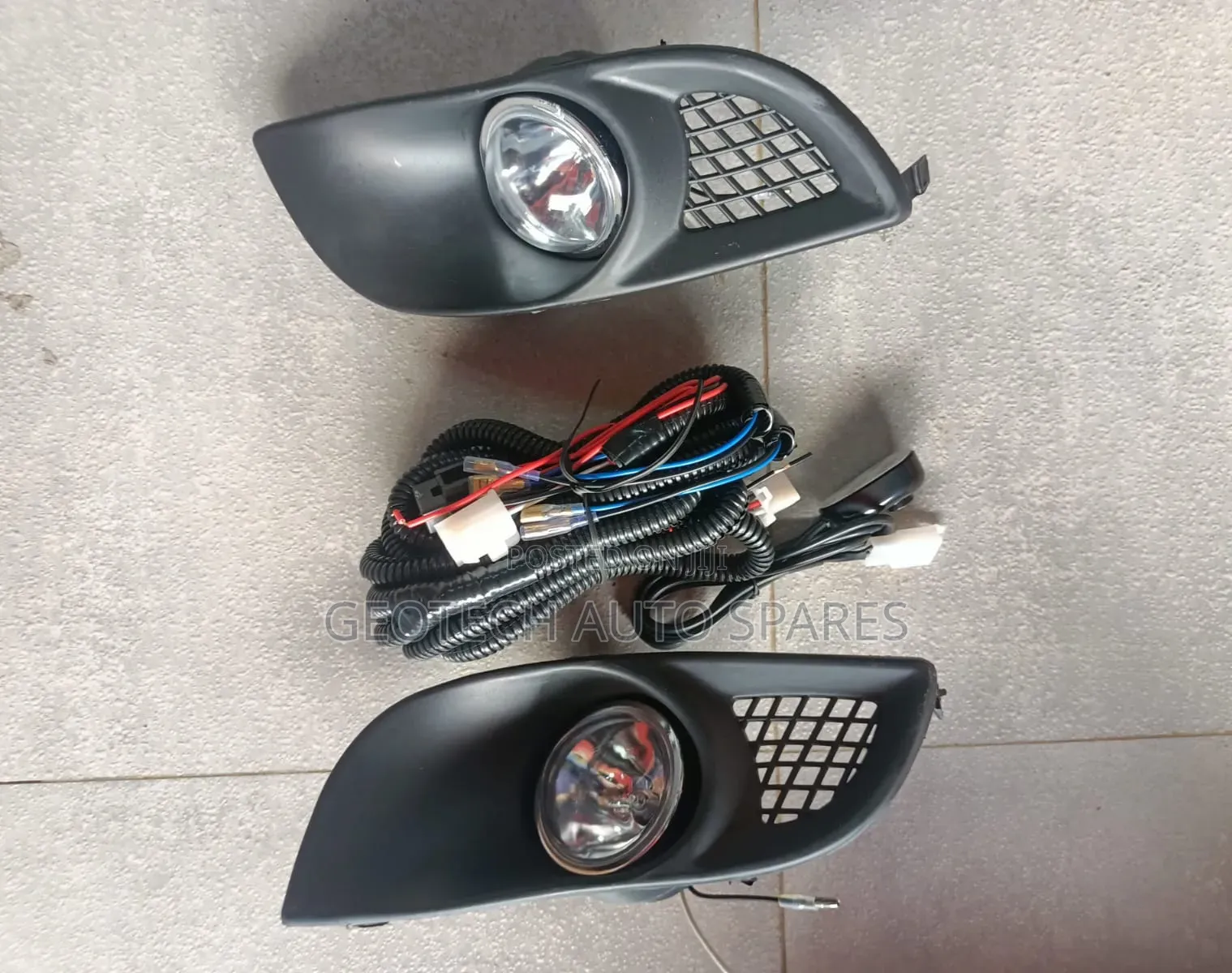 Toyota Vitz 2003 Foglights