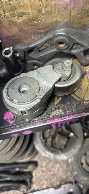 Engine Tensioner for Extrail T31 (Mr20)