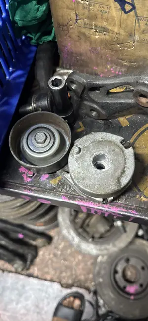 Engine Tensioner for Extrail T31 (Mr20)