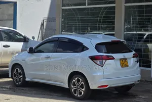 Honda Vezel 2017 White