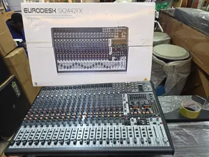 Behringer EURODESK SX2442FX Mixer