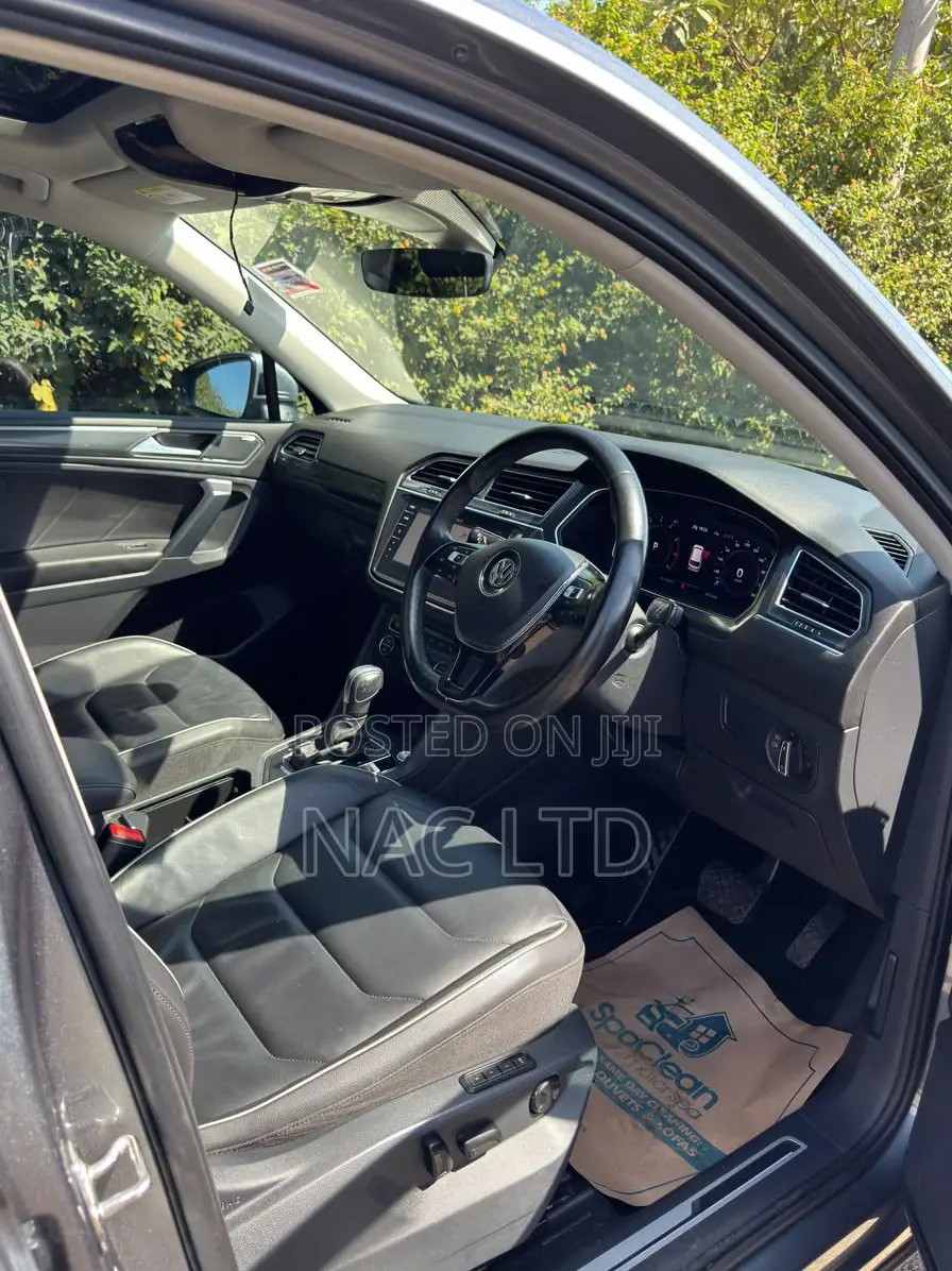 Volkswagen Tiguan 2.0T SEL Premium AWD 4MOTION 2019 Gray