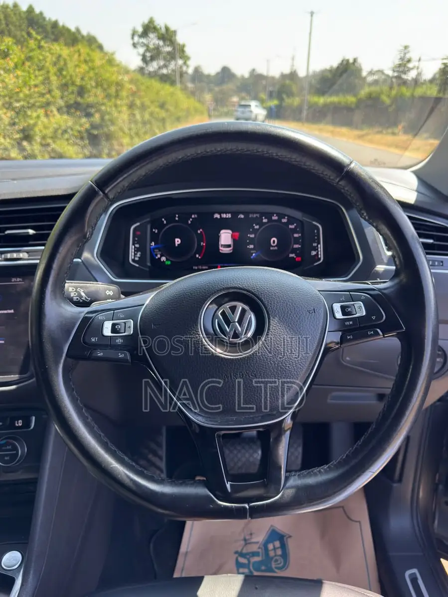 Volkswagen Tiguan 2.0T SEL Premium AWD 4MOTION 2019 Gray