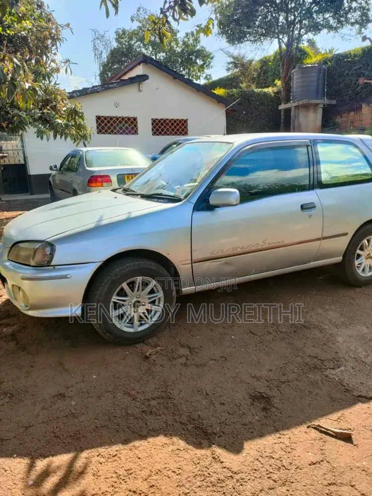 Toyota Starlet 1999 Silver