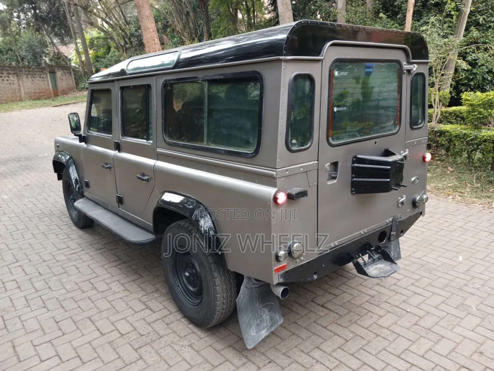 Land Rover Defender 2014 Gray