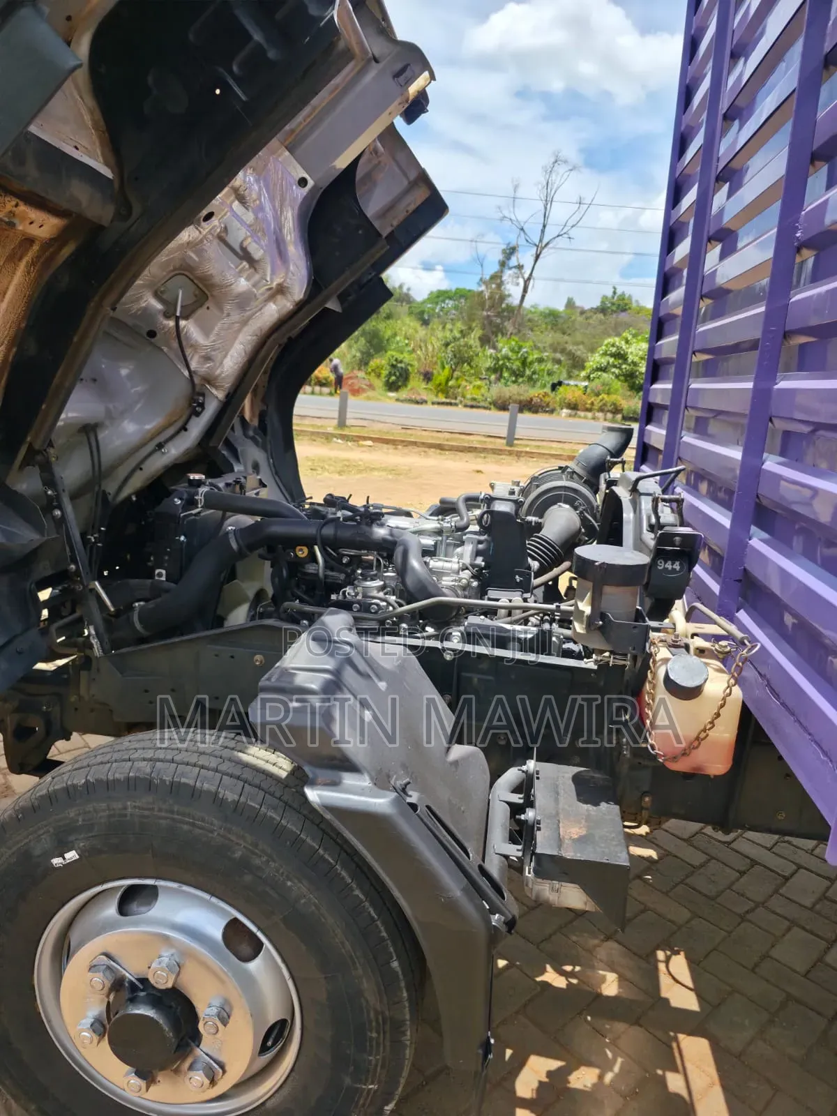 Isuzu FRR Blue Power