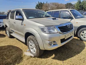 Toyota Hilux 2011 Silver