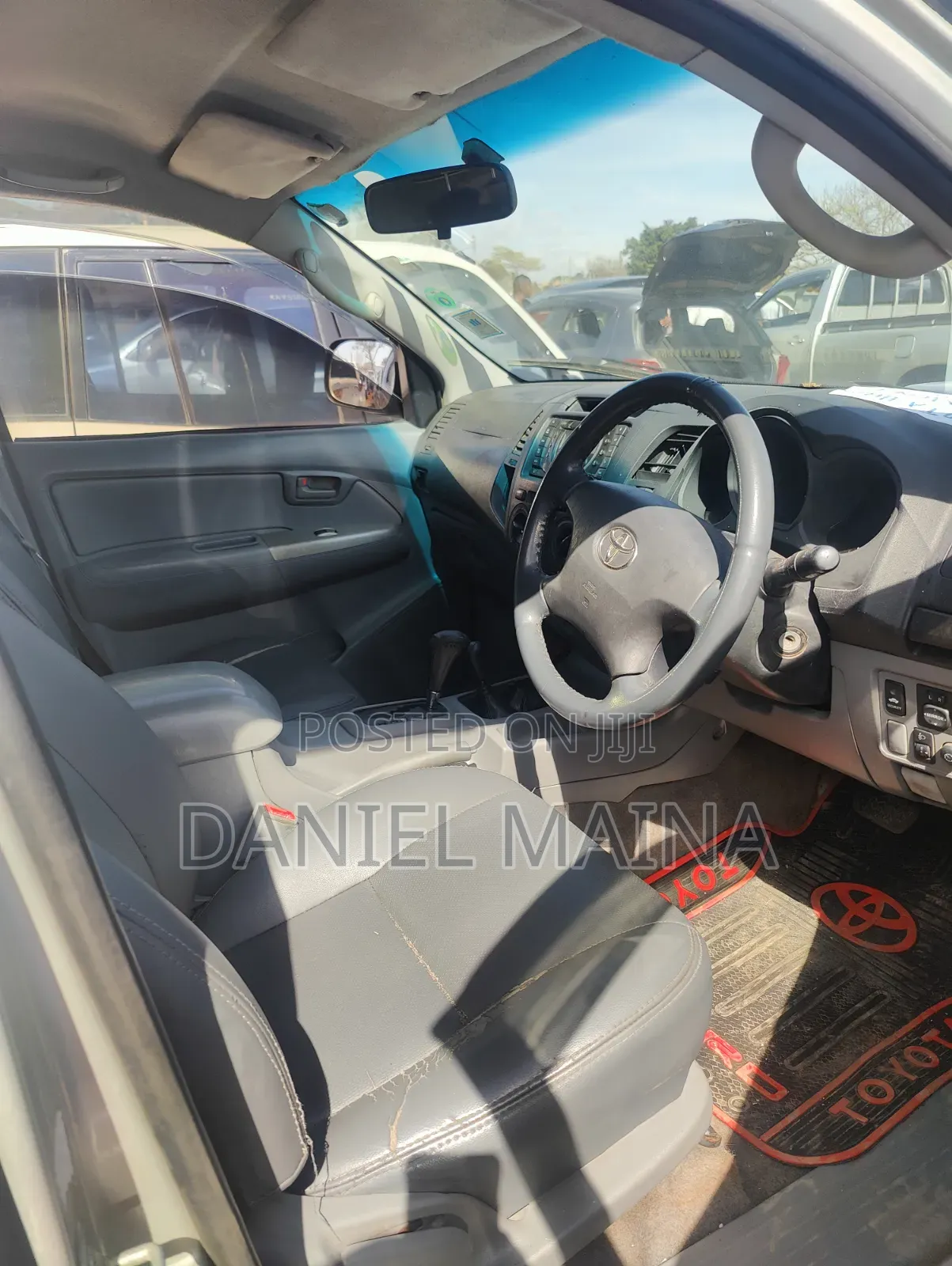 Toyota Hilux 2011 Silver