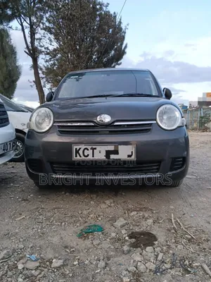 Toyota Sienta 2012 Black