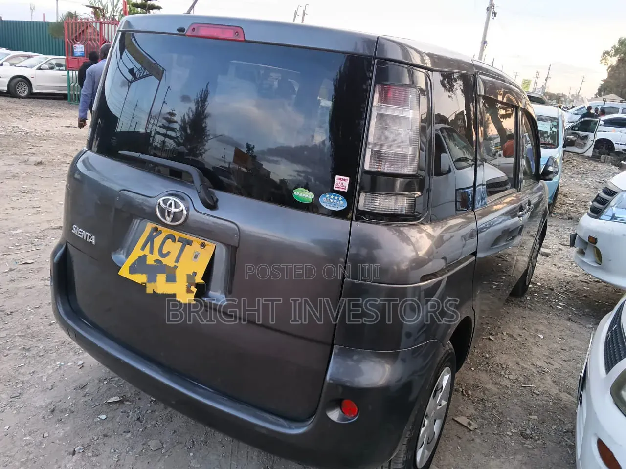 Toyota Sienta 2012 Black