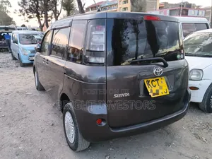 Toyota Sienta 2012 Black