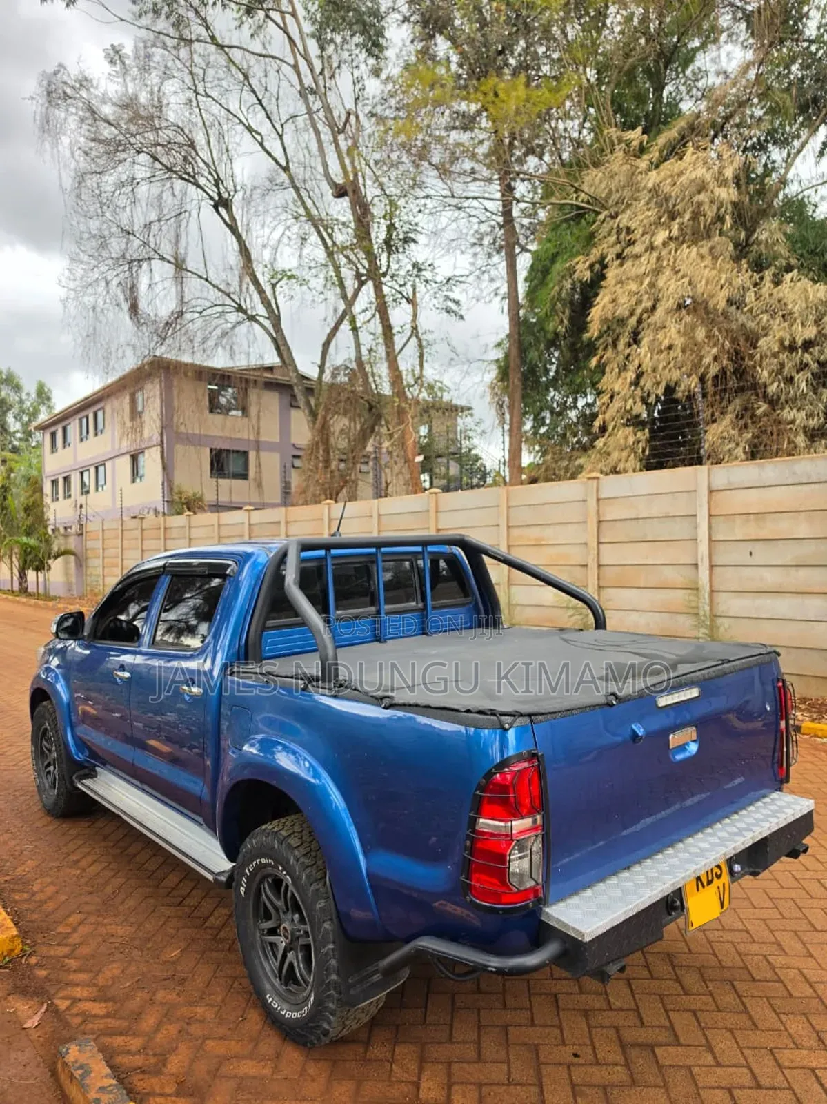 Toyota Hilux 2015 Blue