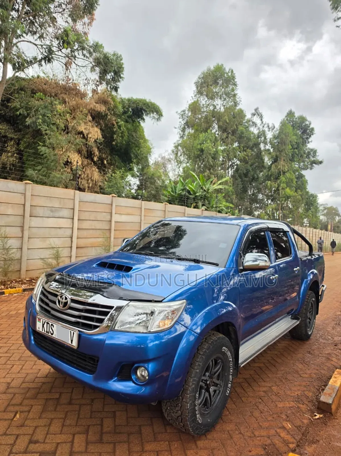 Toyota Hilux 2015 Blue