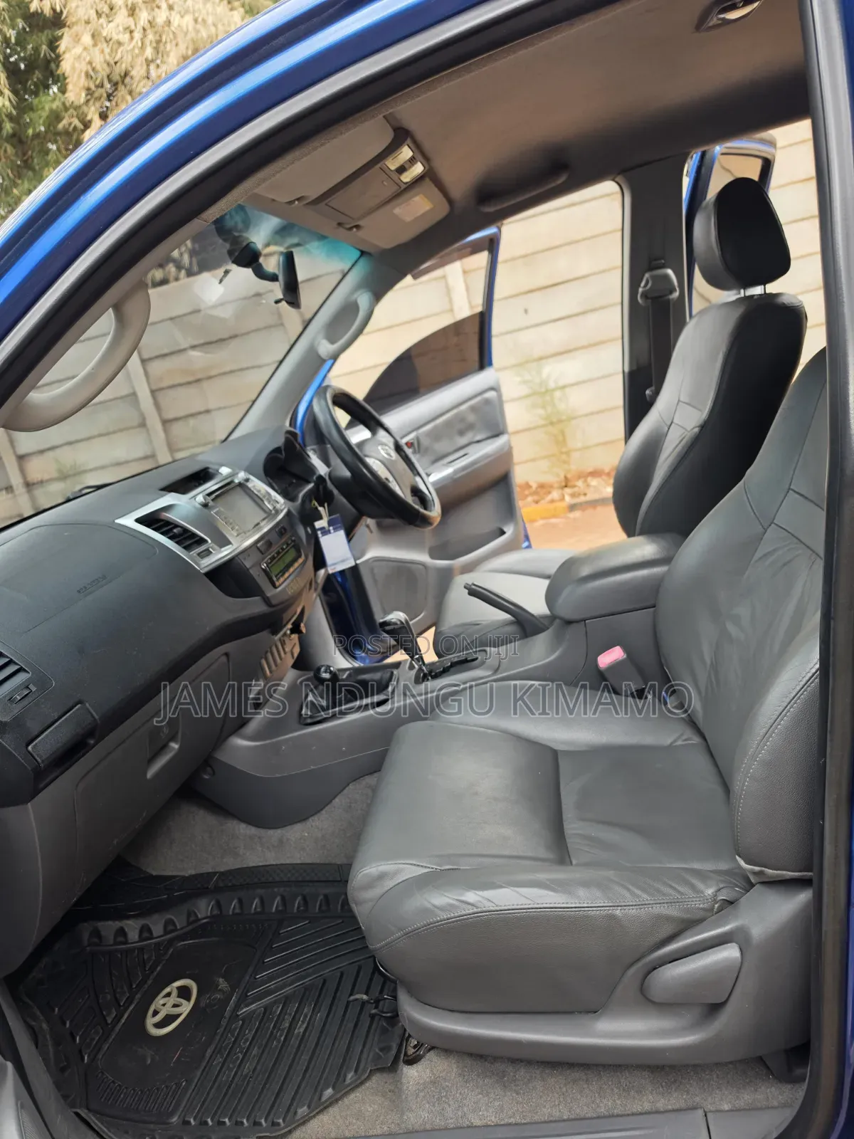 Toyota Hilux 2015 Blue