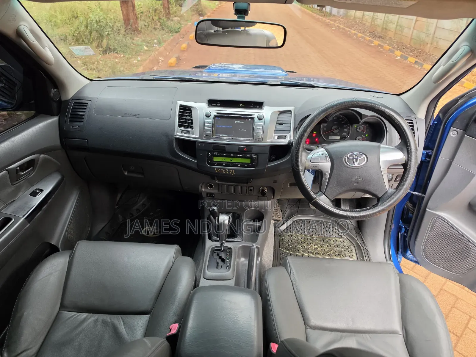 Toyota Hilux 2015 Blue