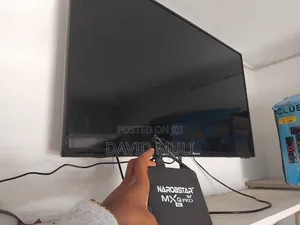 Hisence 40 Inch Digital TV With an External Smart Box