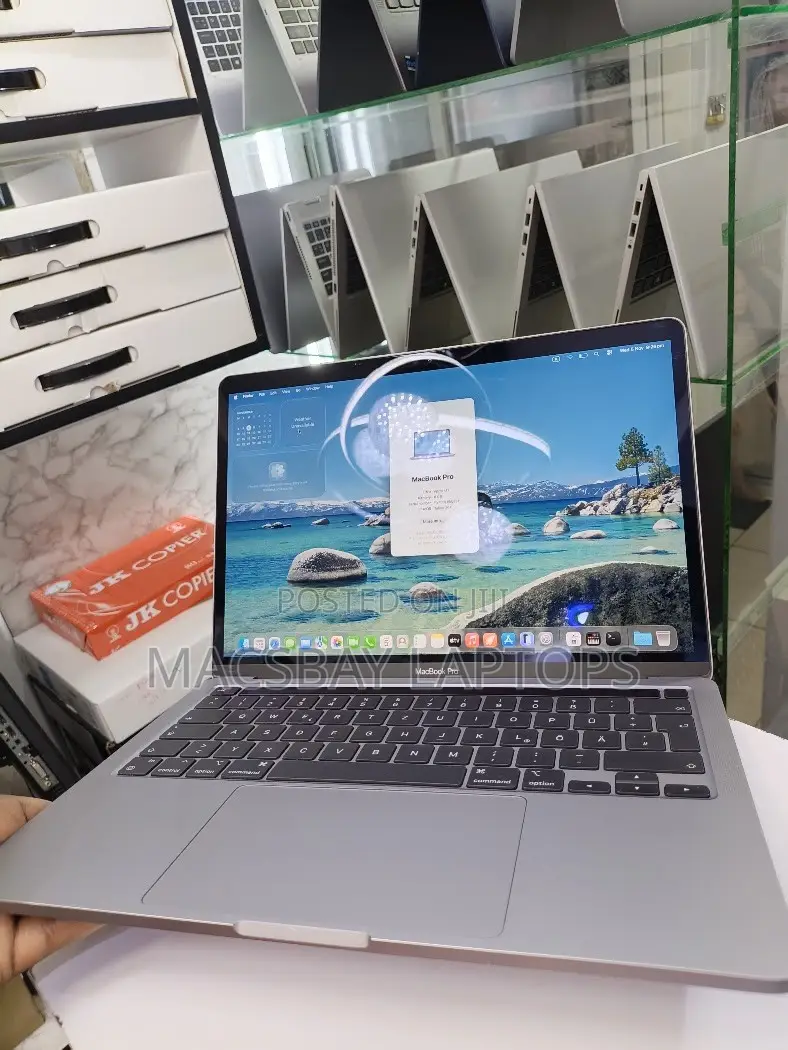 Laptop Apple MacBook Pro 2021 M1 16GB Apple M1 Pro SSD 512GB