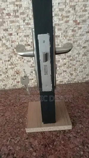 Arrow Aluminium Door Lock