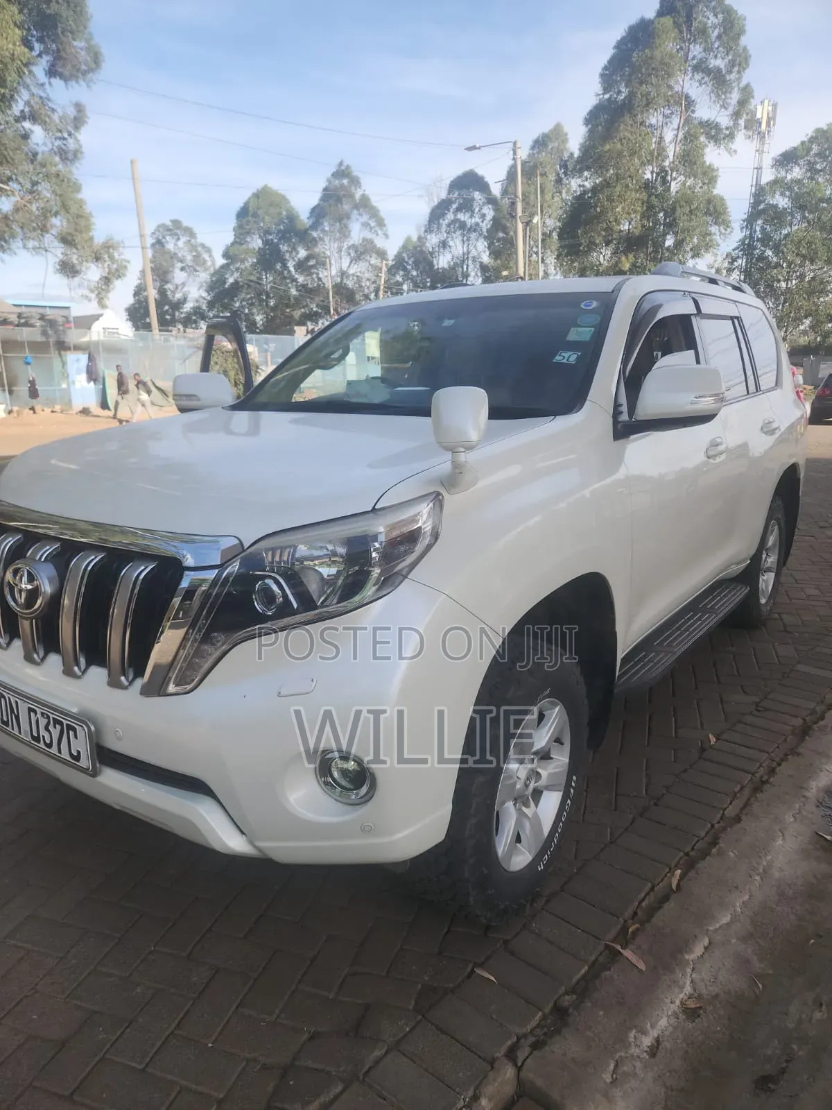 Toyota Land Cruiser Prado 2017 White