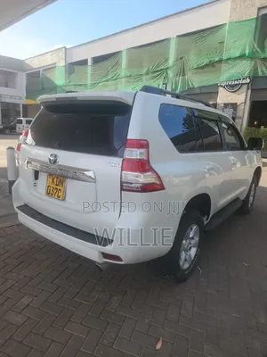 Toyota Land Cruiser Prado 2017 White