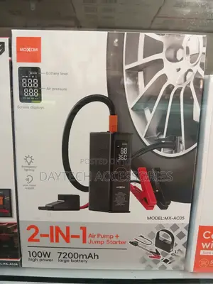The MOXOM MX-AC05 2-in-1 Air Pump and Jump Starter.