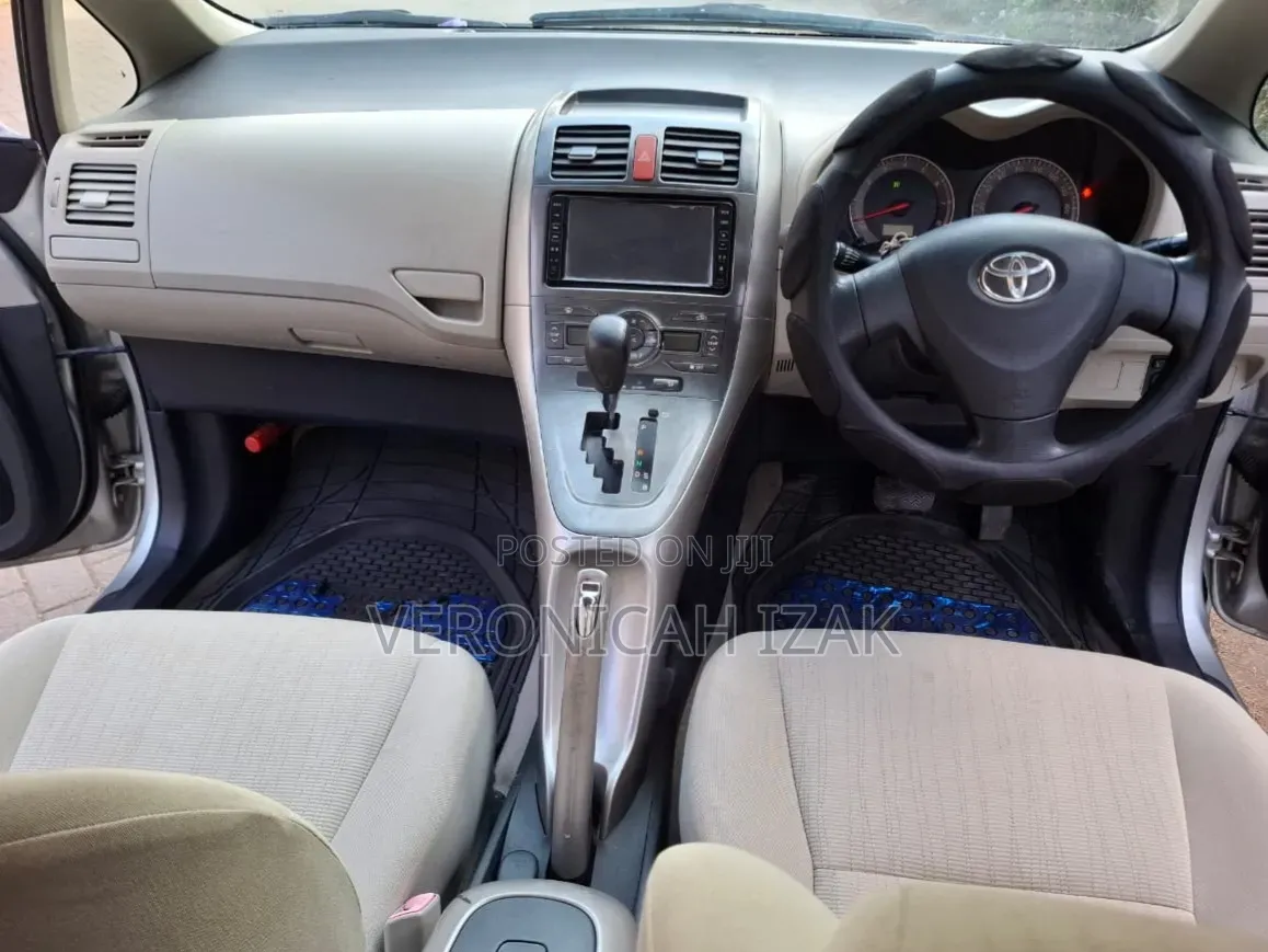 Toyota Auris 2008 Gold
