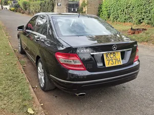 Mercedes-Benz C250 2011 Black