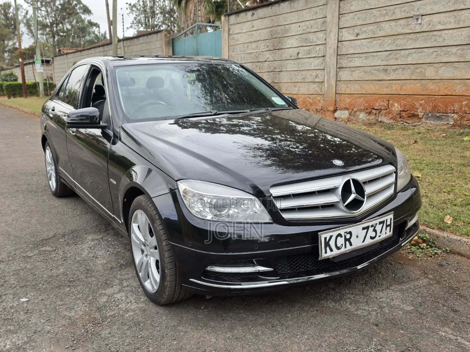 Mercedes-Benz C250 2011 Black
